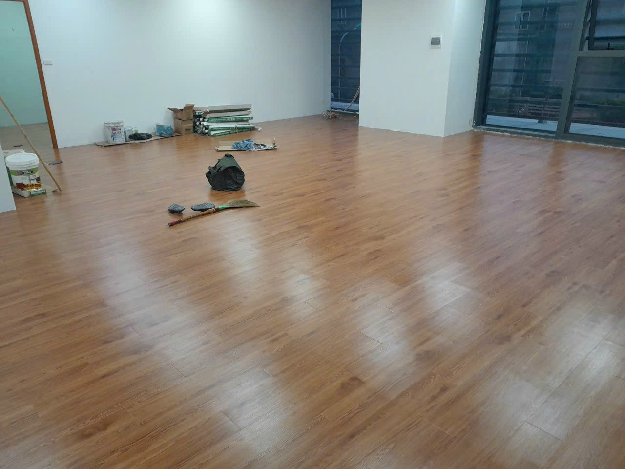 Sàn Nhựa Sẵn keo Sàn Nhựa Sẵn keo