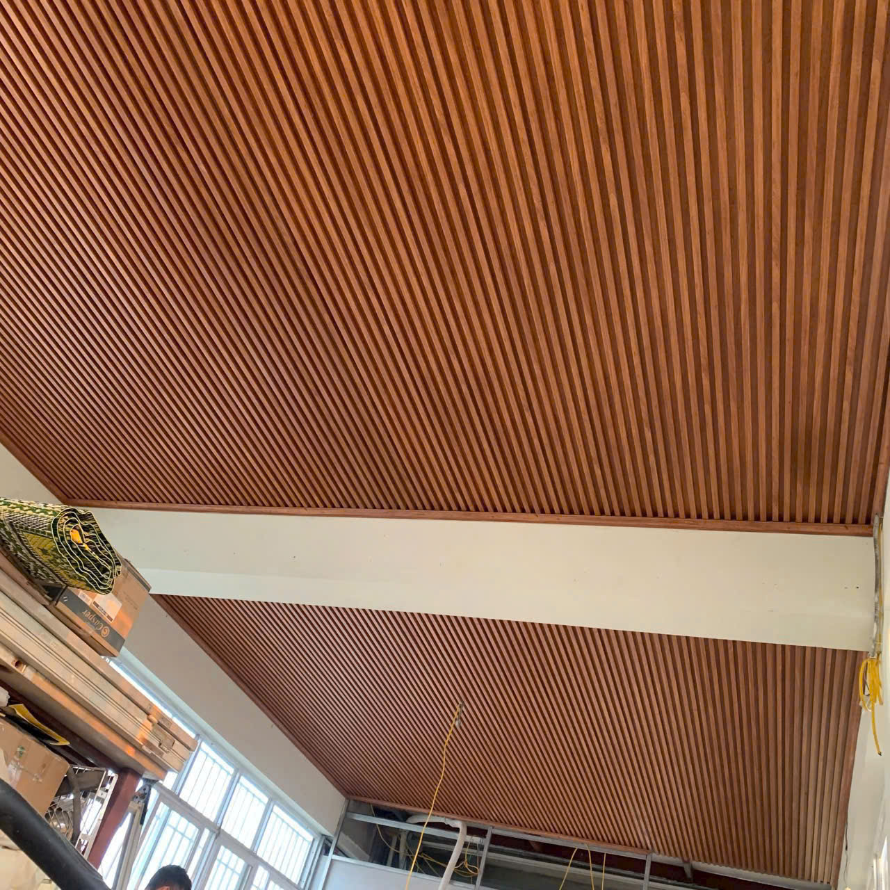 Thay Thế Trần Cũ Bằng Nhựa Nano: Không Nứt Vỡ, Không Lo Bong – Bạn Đã Thử Chưa?