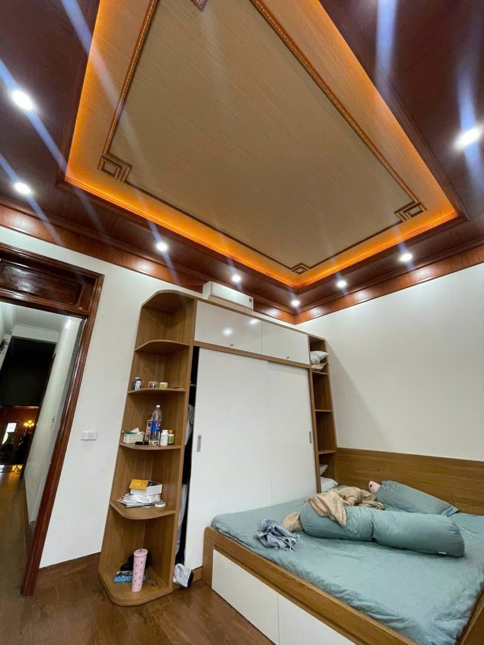 Thay Thế Trần Cũ Bằng Nhựa Nano: Không Nứt Vỡ, Không Lo Bong – Bạn Đã Thử Chưa?