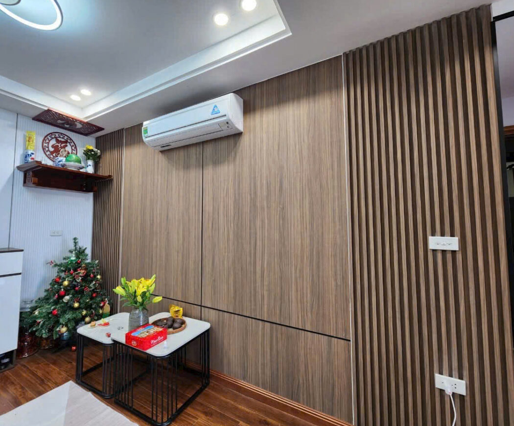 Vì Sao Tấm Ốp Lam Sóng Được Ưa Chuộng Trong Thiết Kế Phòng Khách Hiện Đại?